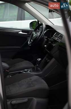 Внедорожник / Кроссовер Volkswagen Tiguan 2019 в 