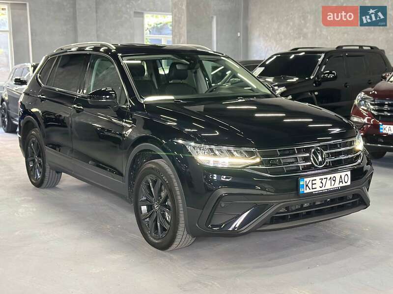 Внедорожник / Кроссовер Volkswagen Tiguan 2024 в Каменском