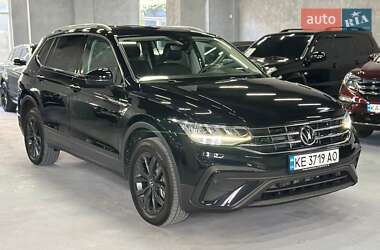 Внедорожник / Кроссовер Volkswagen Tiguan 2024 в 