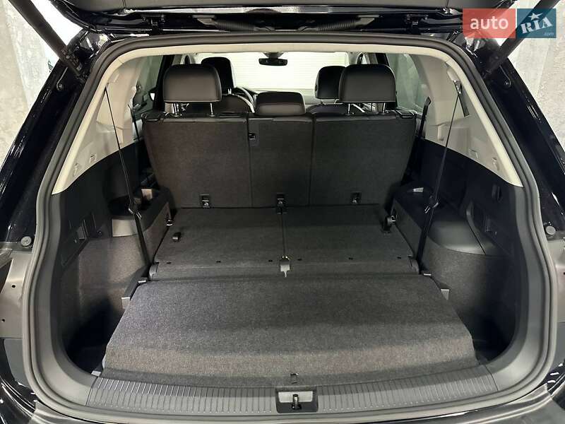 Внедорожник / Кроссовер Volkswagen Tiguan 2024 в Каменском