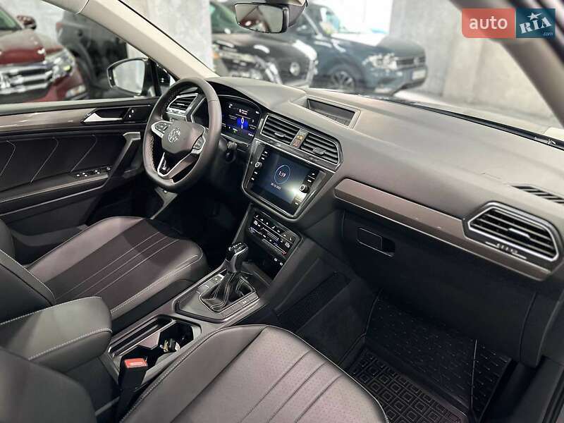 Внедорожник / Кроссовер Volkswagen Tiguan 2024 в Каменском