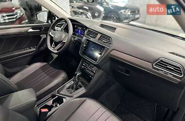 Внедорожник / Кроссовер Volkswagen Tiguan 2024 в 