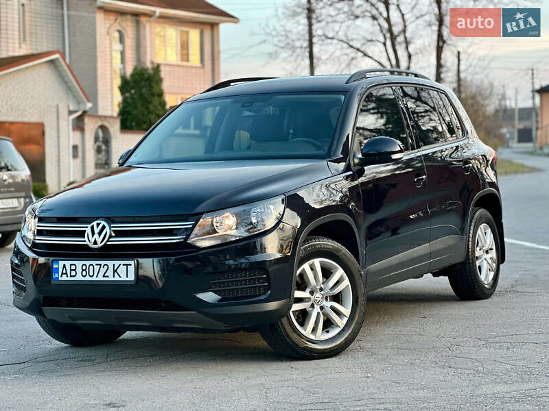 Внедорожник / Кроссовер Volkswagen Tiguan 2017 в 