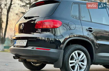Внедорожник / Кроссовер Volkswagen Tiguan 2017 в 