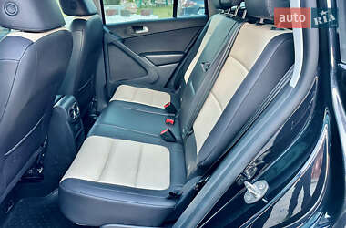 Внедорожник / Кроссовер Volkswagen Tiguan 2017 в 