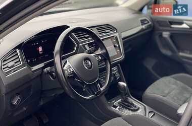 Внедорожник / Кроссовер Volkswagen Tiguan 2020 в 