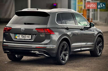 Внедорожник / Кроссовер Volkswagen Tiguan 2017 в 