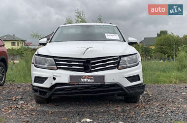 Позашляховик / Кросовер Volkswagen Tiguan 2021 в 