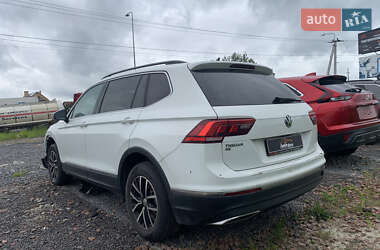 Позашляховик / Кросовер Volkswagen Tiguan 2021 в 