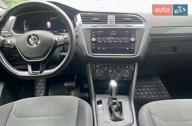 Внедорожник / Кроссовер Volkswagen Tiguan 2019 в 