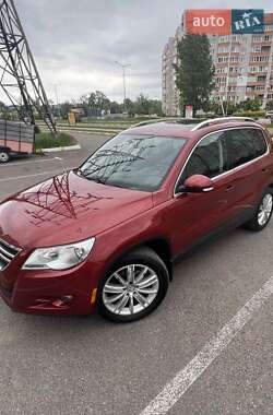 Позашляховик / Кросовер Volkswagen Tiguan 2011 в 
