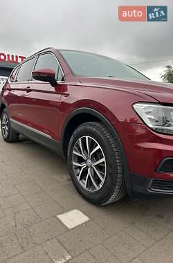 Позашляховик / Кросовер Volkswagen Tiguan 2020 в 