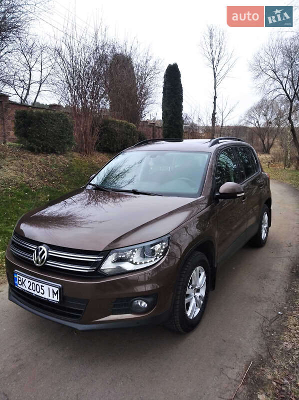 Внедорожник / Кроссовер Volkswagen Tiguan 2012 в Ровно