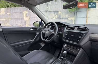 Внедорожник / Кроссовер Volkswagen Tiguan 2019 в 