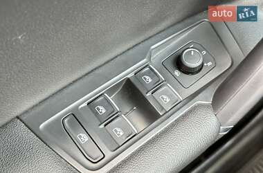 Внедорожник / Кроссовер Volkswagen Tiguan 2019 в 