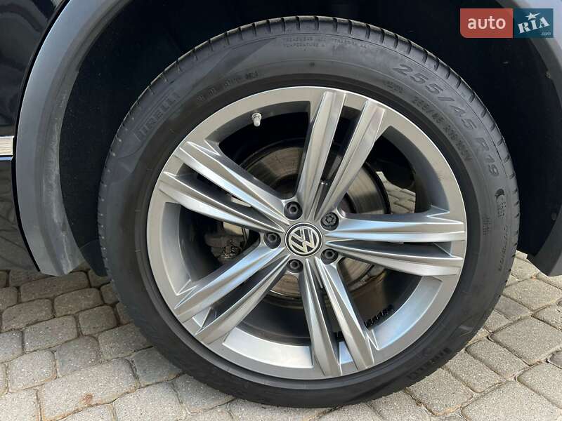 Внедорожник / Кроссовер Volkswagen Tiguan 2020 в Ужгороде