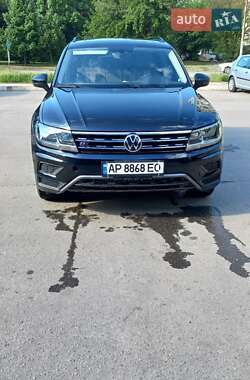 Внедорожник / Кроссовер Volkswagen Tiguan 2019 в 