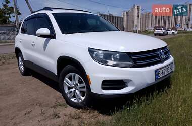 Внедорожник / Кроссовер Volkswagen Tiguan 2016 в 