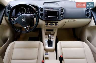 Внедорожник / Кроссовер Volkswagen Tiguan 2016 в 