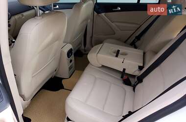 Внедорожник / Кроссовер Volkswagen Tiguan 2016 в 