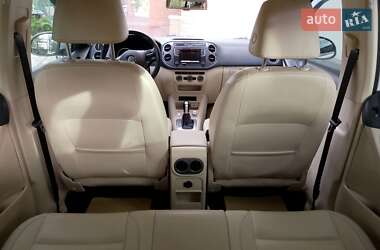 Внедорожник / Кроссовер Volkswagen Tiguan 2016 в 