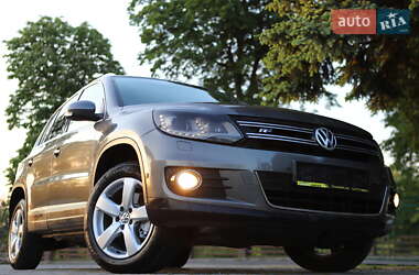 Позашляховик / Кросовер Volkswagen Tiguan 2014 в 