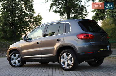 Позашляховик / Кросовер Volkswagen Tiguan 2014 в 