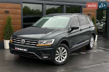 Внедорожник / Кроссовер Volkswagen Tiguan 2017 в Ровно