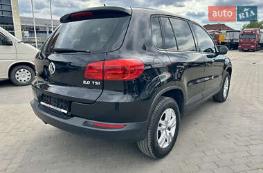 Позашляховик / Кросовер Volkswagen Tiguan 2012 в 