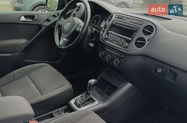 Позашляховик / Кросовер Volkswagen Tiguan 2012 в 