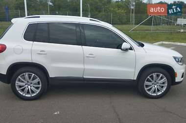 Внедорожник / Кроссовер Volkswagen Tiguan 2013 в 
