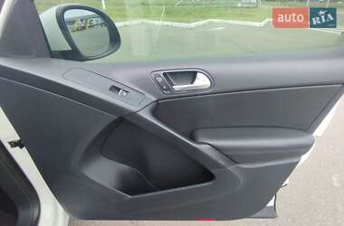 Внедорожник / Кроссовер Volkswagen Tiguan 2013 в 