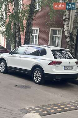 Внедорожник / Кроссовер Volkswagen Tiguan 2018 в Киеве