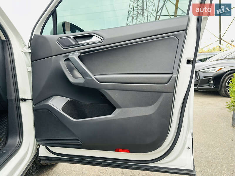 Внедорожник / Кроссовер Volkswagen Tiguan 2018 в Харькове