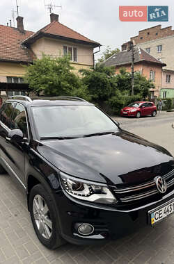 Внедорожник / Кроссовер Volkswagen Tiguan 2011 в Черновцах