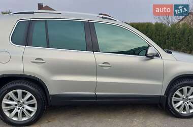 Позашляховик / Кросовер Volkswagen Tiguan 2012 в 