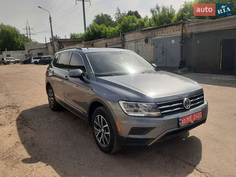 Внедорожник / Кроссовер Volkswagen Tiguan 2020 в 