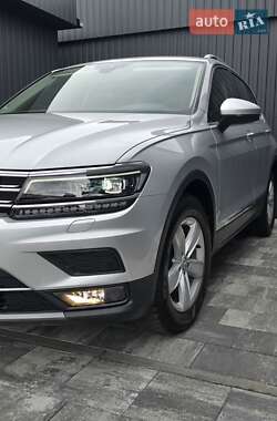 Внедорожник / Кроссовер Volkswagen Tiguan 2020 в 