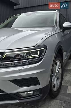 Внедорожник / Кроссовер Volkswagen Tiguan 2020 в 