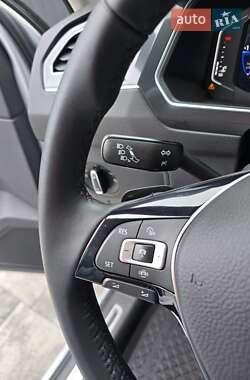 Внедорожник / Кроссовер Volkswagen Tiguan 2020 в 
