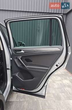 Внедорожник / Кроссовер Volkswagen Tiguan 2020 в 