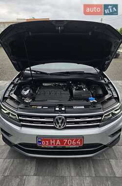 Внедорожник / Кроссовер Volkswagen Tiguan 2020 в 