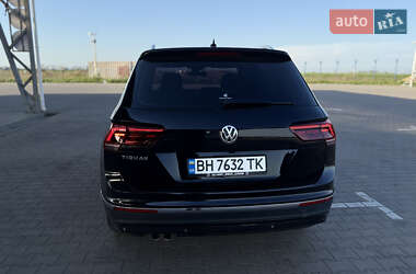 Внедорожник / Кроссовер Volkswagen Tiguan 2019 в 