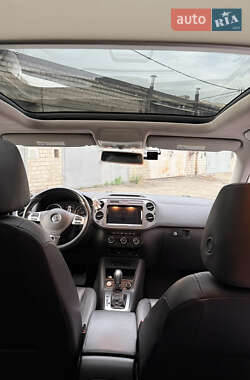 Позашляховик / Кросовер Volkswagen Tiguan 2015 в 