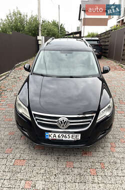 Внедорожник / Кроссовер Volkswagen Tiguan 2008 в 