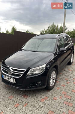Внедорожник / Кроссовер Volkswagen Tiguan 2008 в 
