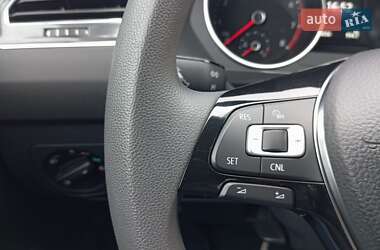 Позашляховик / Кросовер Volkswagen Tiguan 2018 в 