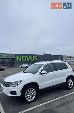 Внедорожник / Кроссовер Volkswagen Tiguan 2017 в Киеве