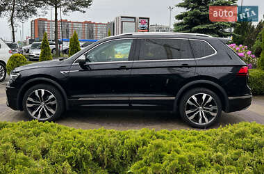 Внедорожник / Кроссовер Volkswagen Tiguan 2020 в 