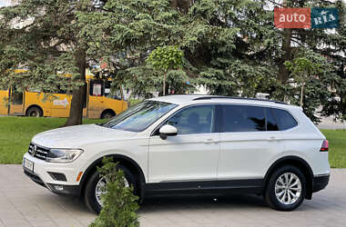 Внедорожник / Кроссовер Volkswagen Tiguan 2017 в Виннице